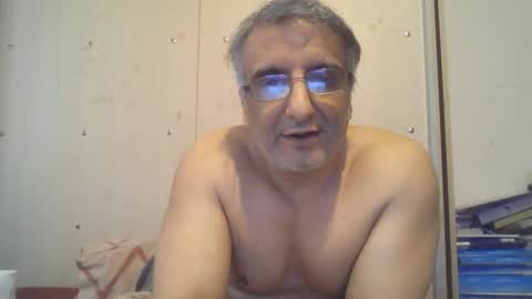 0luvmonkey online show from May 6, 5:52 am