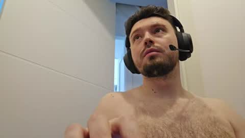 8inchdude93 online show from June 25, 7:46 am