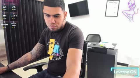 ig aaron hunter123 online show from March 14, 2:57 pm