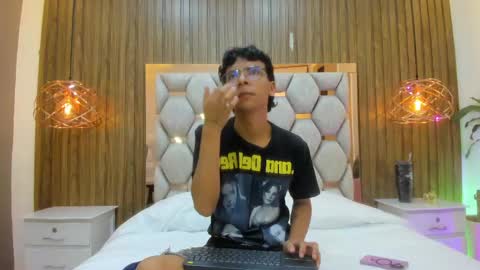 Adams Bobby online show from June 4, 11:05 am