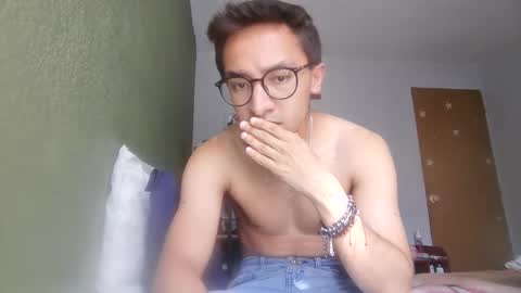 aleexrune online show from May 12, 9:34 pm