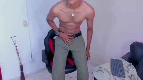 Alejandro williams online show from May 13, 10:29 pm