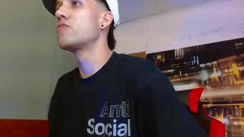 alexgiraldo__ online show from August 1, 2:54 am