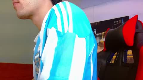 alexgiraldo__ online show from June 17, 6:31 pm