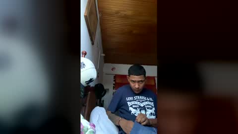 alexis1051815 online show from May 3, 10:34 pm
