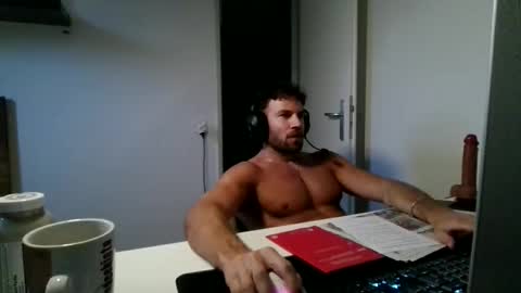 alphah_hunk online show from June 4, 6:14 pm