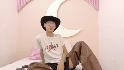  andrew  online show from August 4, 4:07 am
