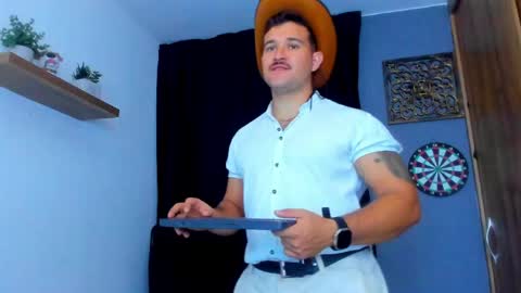 Andrew Diaz online show from May 27, 5:59 am