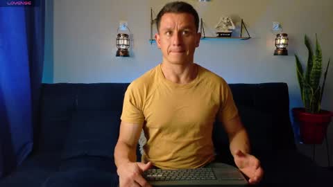 andrewfalcon_ online show from May 15, 4:26 pm