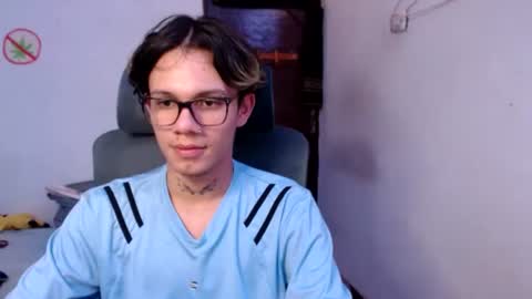 andy_dan1 online show from August 2, 8:07 pm