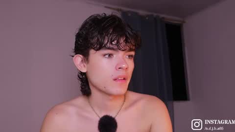Angelo I work from home this is my room  online show from May 17, 1:25 am