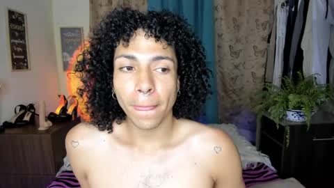 angelwhitte online show from April 10, 1:01 am