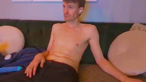 Max Powers online show from December 3, 3:40 am