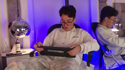 austinreeds online show from April 30, 2:02 pm