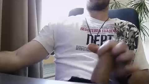 ben031989 online show from May 2, 11:57 am