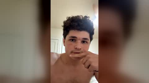 benneyy11444444 online show from August 3, 4:55 am