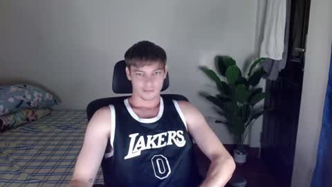 blueeyedboyisasia online show from July 29, 1:21 pm