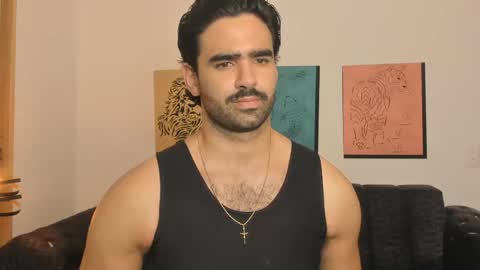 bradleymartin7 online show from May 8, 2:17 pm