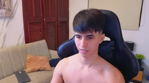 carl_dixon online show from June 18, 11:54 pm