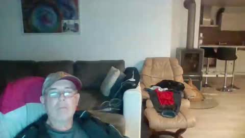 charles6064 online show from May 9, 10:22 pm