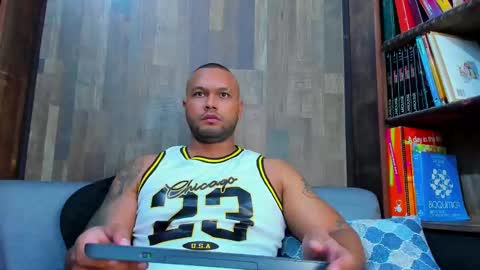   online show from February 5, 7:07 am