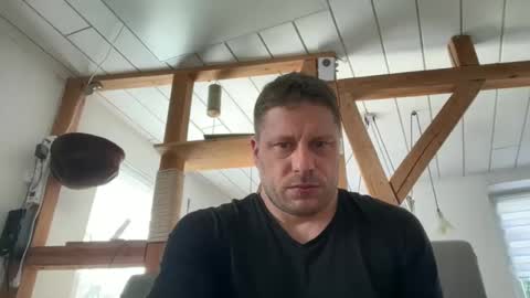 Chris online show from April 7, 8:58 am