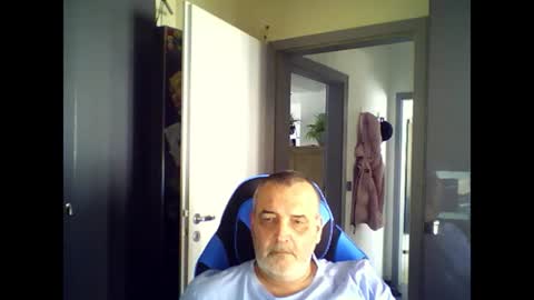 Chris online show from July 4, 9:01 am