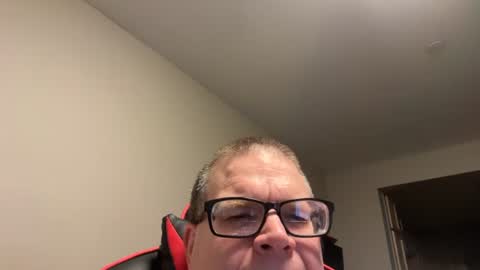 Chris online show from August 5, 11:32 pm