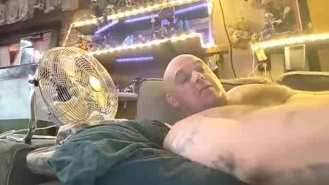 chubbyman43 online show from June 1, 7:25 pm