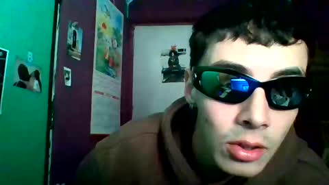 Crisanto online show from May 22, 1:10 am
