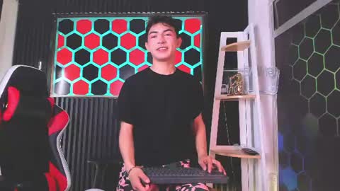 Cristopher  online show from June 18, 8:47 pm