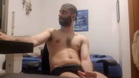 cuteguy52 online show from July 22, 12:02 am