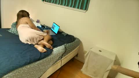 cwlizzy online show from August 7, 8:32 am