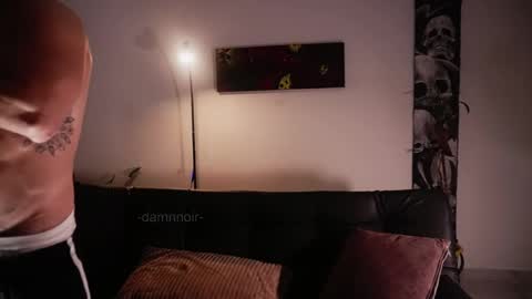 insta damn8   ---         -----  online show from May 7, 12:33 am