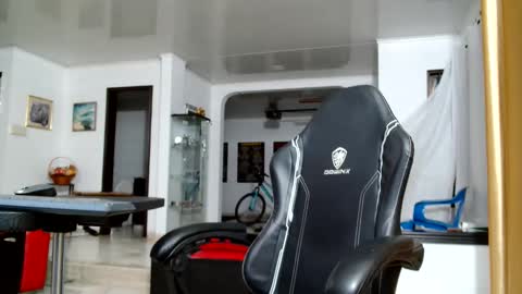 damyan_2003 online show from June 3, 2:24 am