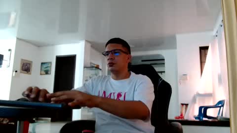 damyan_2003 online show from May 28, 2:04 pm