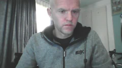deanthejellybean online show from May 5, 9:33 am