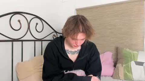 demianenglen online show from April 21, 10:43 am