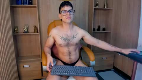 derek_voss online show from April 29, 5:30 pm