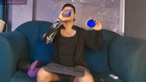 derek_voss online show from July 1, 1:12 pm