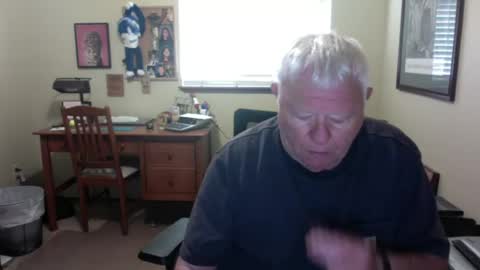 dirtrider195080438 online show from June 25, 5:06 pm