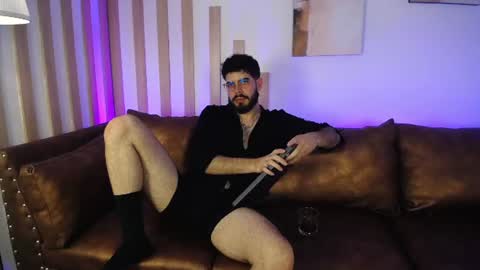 domboy  online show from June 10, 8:42 pm