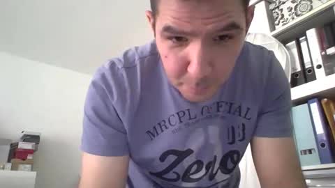 dominik_home online show from May 8, 9:21 am
