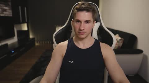 Dorian Reyes online show from May 14, 1:03 am