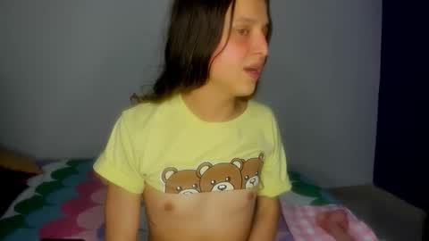 Elian Moreno Moore. online show from May 8, 5:08 am