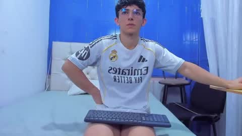 Elan Giralon online show from June 21, 12:38 am