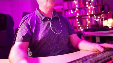 uk online show from June 18, 10:48 pm
