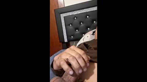 enrrique_1996 online show from May 5, 1:24 pm