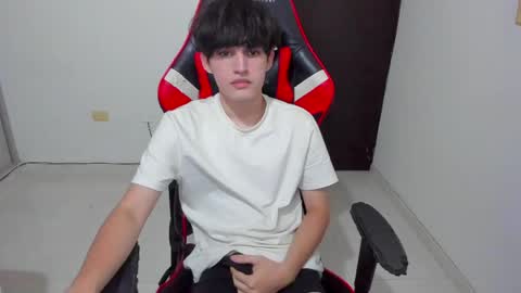 eren_tatakae online show from April 12, 2:59 am