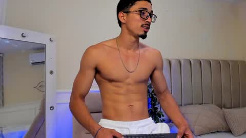 eros_becker_ online show from April 5, 11:34 pm